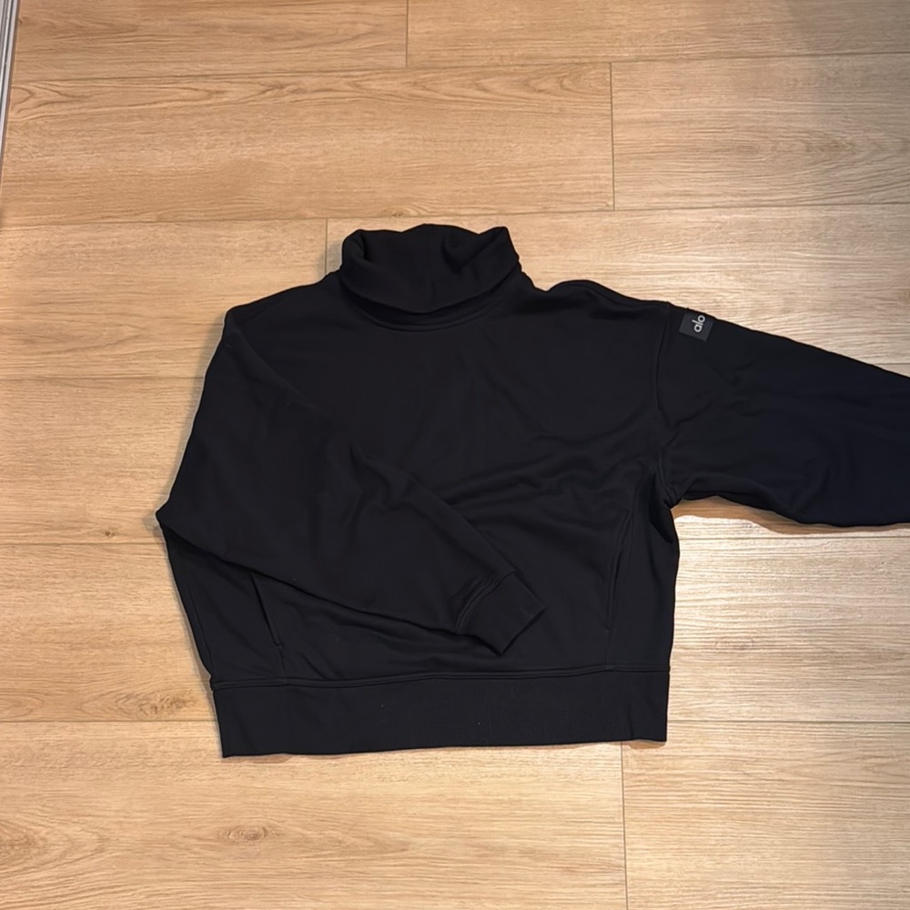 ALO Yoga Womans Black Turtleneck Sweater - size Large